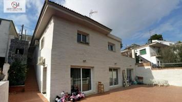 Casa en venta en Cunit, Els Jardins photo 0