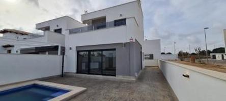 Chalet en venta en Orihuela Costa, Villamartin photo 0