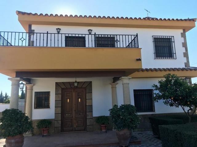 Casa con terreno en venta en Córdoba, El Higuerón photo 0