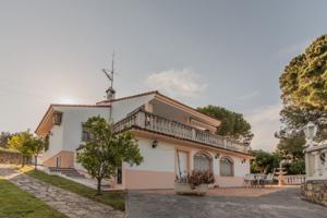 Casa con terreno en venta en Córdoba, Trassierra photo 0