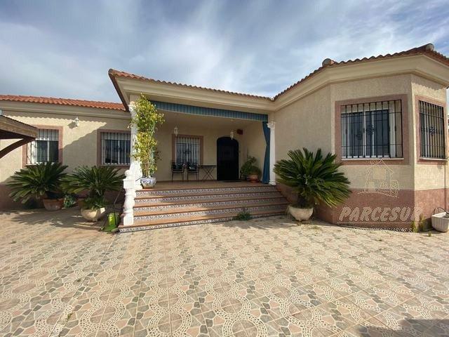 Chalet en venta en Córdoba, Hipercor photo 0