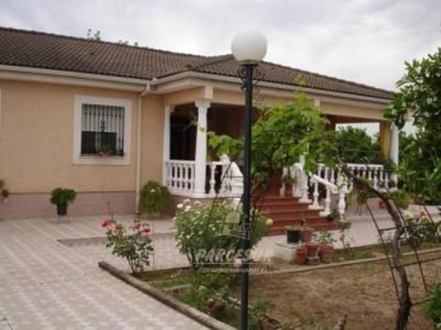 Casa con terreno en venta en Córdoba, Aeropuerto photo 0