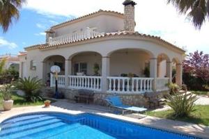 Chalet en venta en Deltebre, Riumar photo 0