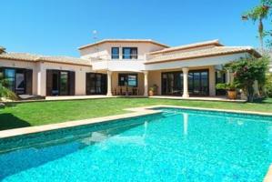 Chalet en venta en Beniarbeig, Las Marinas photo 0