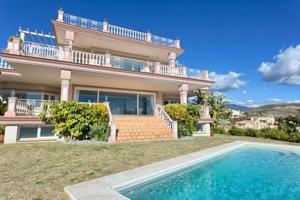 Chalet en venta en Benahavís, Costa del Sol Occidental-Área de Marbella photo 0