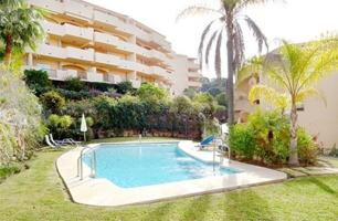 Apartamento en venta en Marbella, Elviria photo 0
