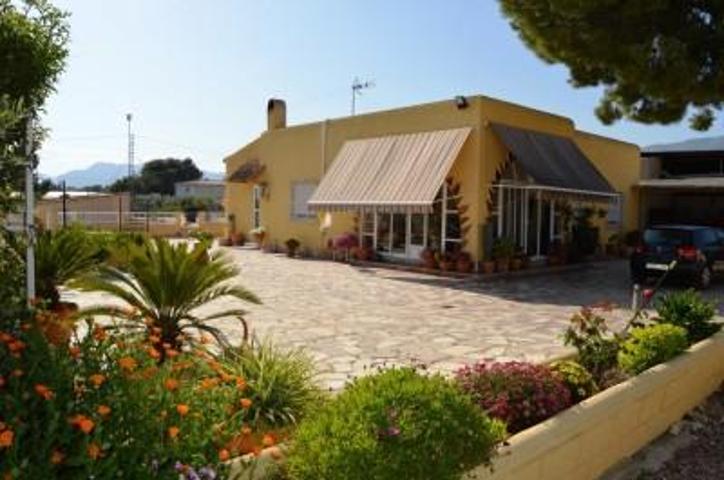 Chalet en venta en Crevillent, CAMPILLOS photo 0