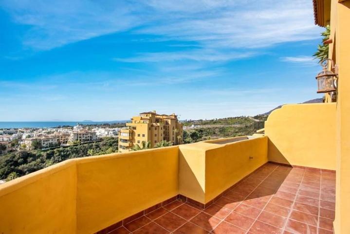 Atico Duplex en venta en Estepona, Selwo photo 0