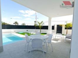 Chalet en venta en La Marina, La marina photo 0