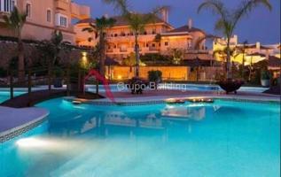 Apartamento en venta en Marbella, Nueva Andalucia photo 0