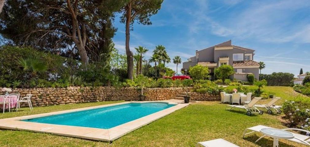 Chalet en venta en Benahavís, Costa del Sol Occidental-Área de Marbella photo 0