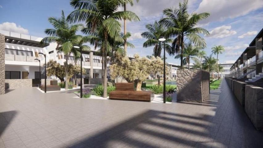 Bungalow en venta en Orihuela Costa, Punta Prima photo 0