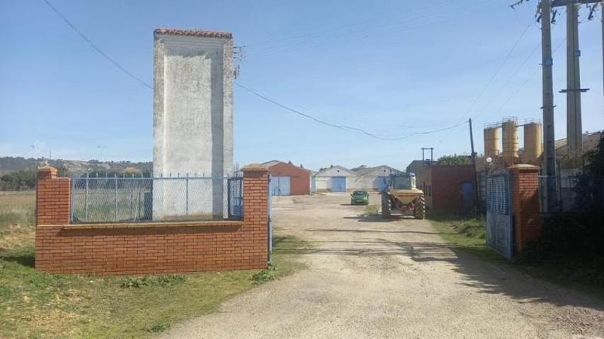 Nave industrial en venta en Palencia, San Antonio photo 0