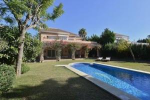 Chalet en venta en Marbella, Costa del Sol Occidental-Área de Marbella photo 0