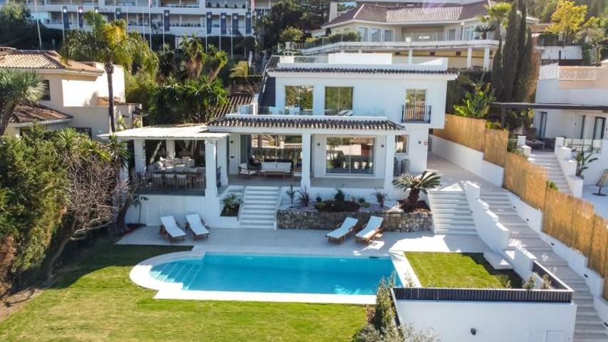 Chalet en venta en Marbella, Nueva Andalucia - Las Brisas del Golf photo 0