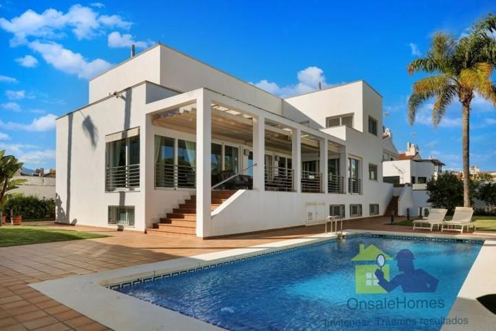 Chalet en venta en Marbella, Costa del Sol Occidental-Área de Marbella photo 0