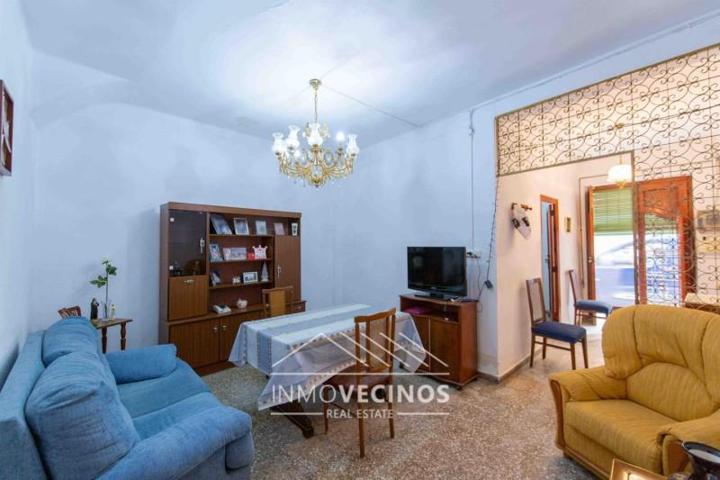 Chalet en venta en La Pobla de Vallbona photo 0