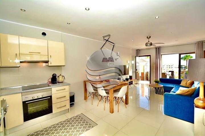 Piso en venta en Adeje, Calle Irlanda, 38660 photo 0