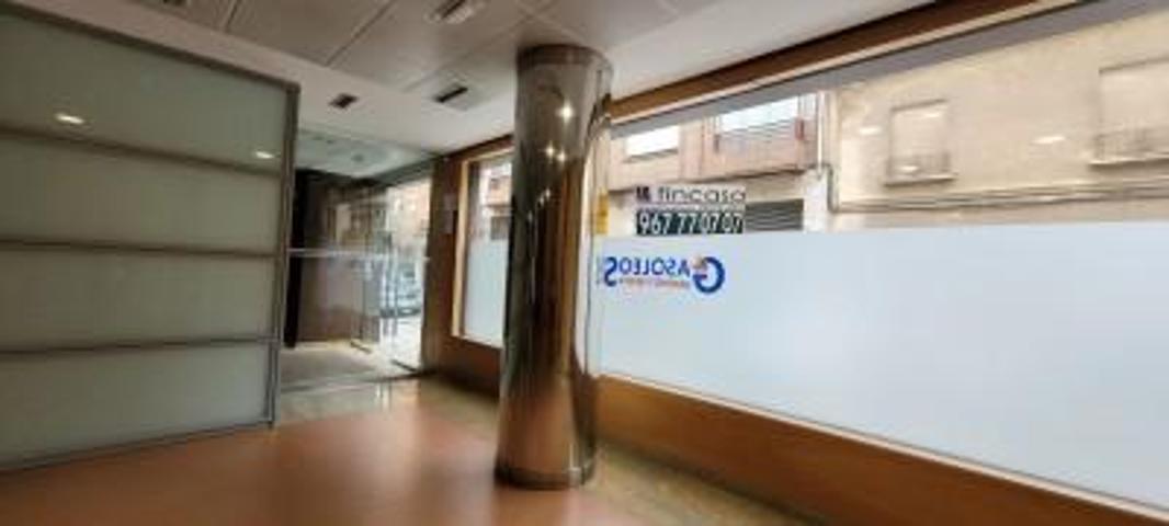 Local comercial en venta en Albacete, Feria photo 0