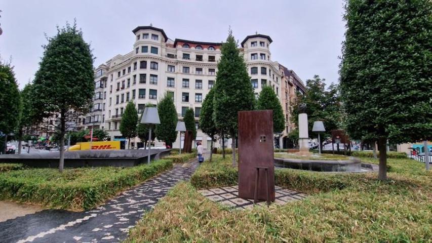 Oficina en venta en Bilbao, Indautxu photo 0