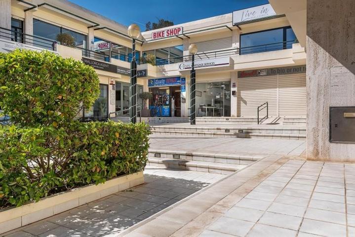 Local comercial en venta en Calvia, Bendinat photo 0