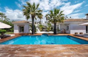 Chalet en venta en Marbella, Marbella Este - Carib Playa photo 0