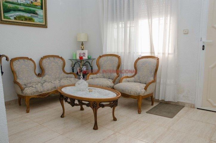 Chalet en venta en Orihuela, Barrio de las Monserratinas photo 0