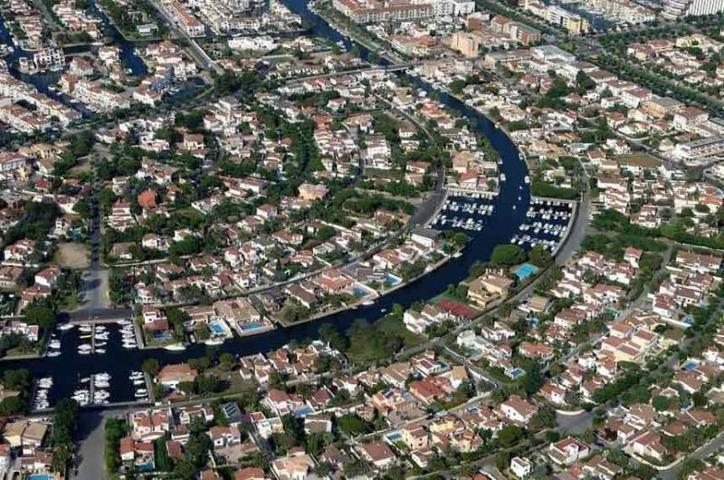 Terreno en venta en Empuriabrava, Puigmal photo 0