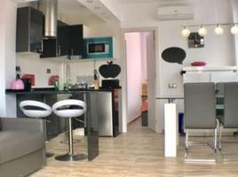 Edificio en venta en Barcelona, El Raval photo 0