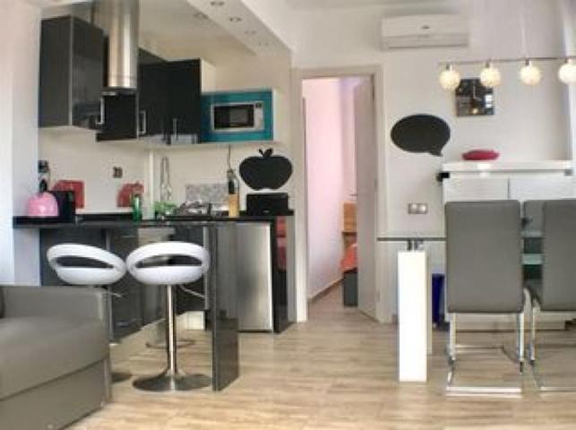 Edificio en venta en Barcelona, El Raval photo 0