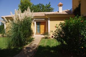 Chalet en venta en Denia photo 0