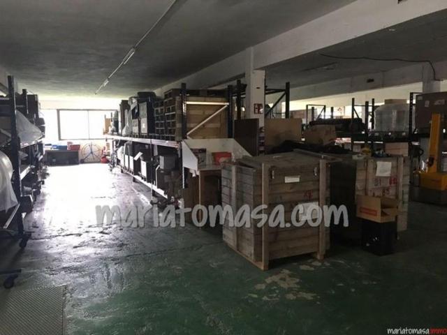 Nave industrial en venta en Loiu, Loiu photo 0