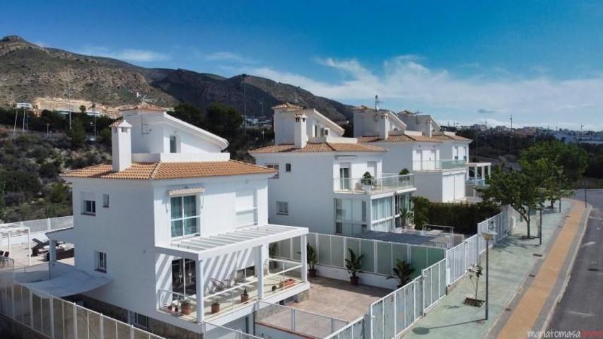 Chalet en venta en Finestrat, Finestrat photo 0