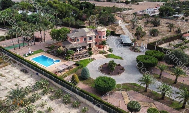 Chalet en venta en Elche photo 0