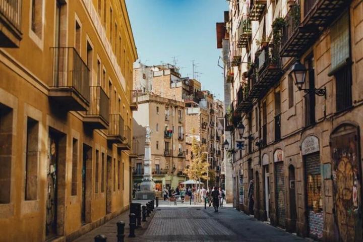Piso en venta en Barcelona, El Raval photo 0