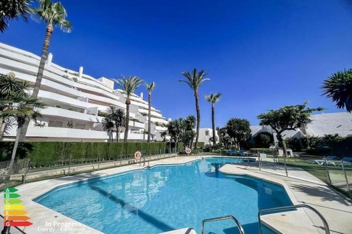 Planta baja en venta en Marbella, Nueva Andalucia - Jardines de Andalucia photo 0