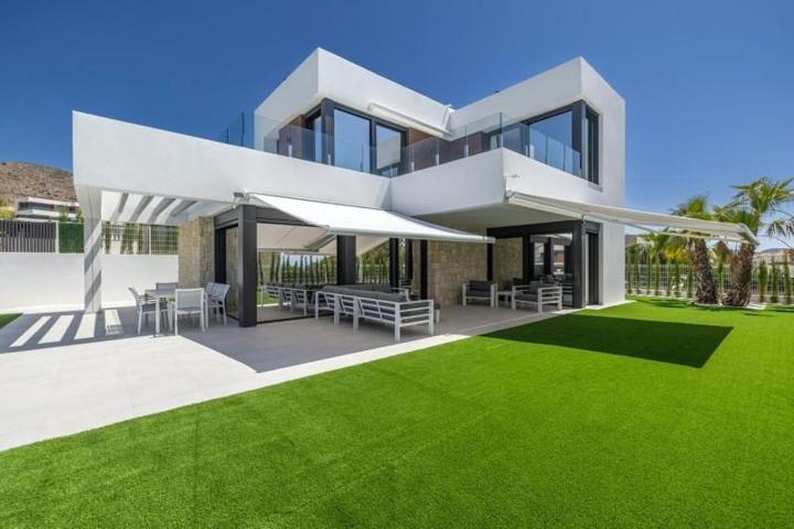 Chalet en venta en Finestrat, Sierra cortina photo 0