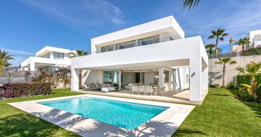 Chalet en venta en Marbella, Marbella Este - Rio Real photo 0