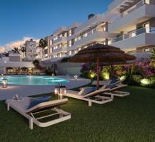 Apartamento en venta en Estepona photo 0