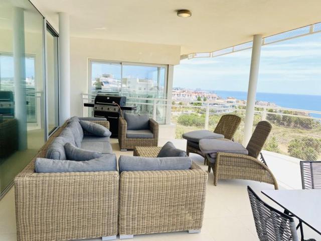 Apartamento en venta en Fuengirola, El Higueron photo 0