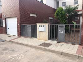 Chalet en venta en Venta de Baños photo 0