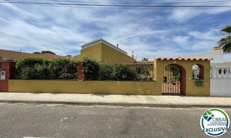 Casa en venta en Roses, Santa Margarida photo 0