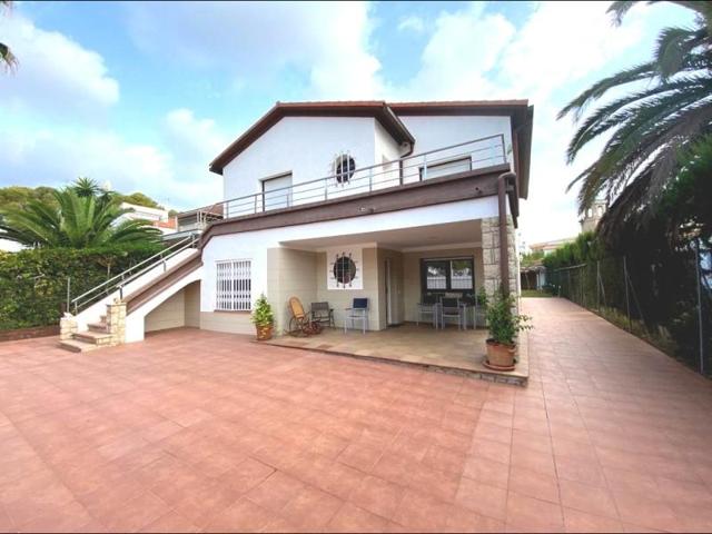 Chalet en venta en El Vendrell, COMA-RUGA photo 0