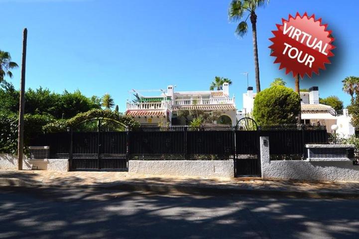 Chalet en venta en Orihuela Costa, Playa Flamenca photo 0