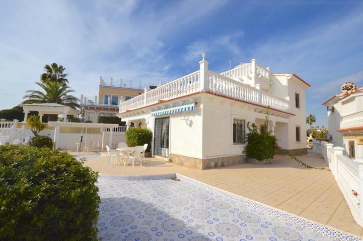 Chalet en venta en Orihuela Costa, Playa Flamenca photo 0