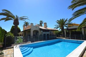 Chalet en venta en Orihuela Costa, Cabo Roig photo 0