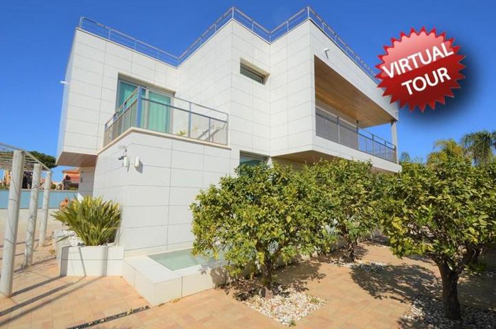 Chalet en venta en Orihuela Costa, La Zenia photo 0