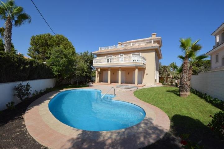 Chalet en venta en Orihuela Costa, Cabo Roig photo 0