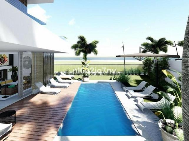 Chalet en venta en Estepona, Estepona East - Costalita del Mar photo 0