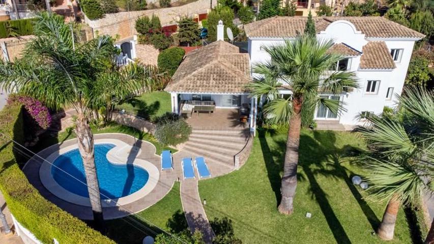 Chalet en venta en Marbella, Marbella Este - Elviria photo 0